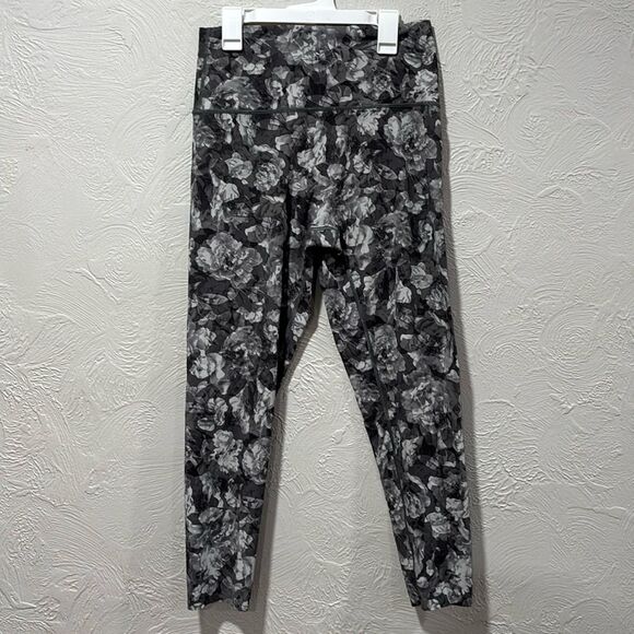 Aerie floral 7/8 hi rise legging size large short - Picture 1 of 5